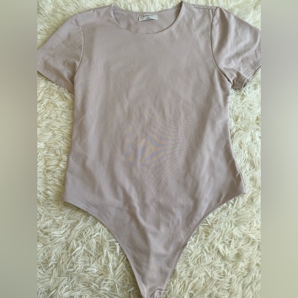 Aritzia Babaton Contour Crew Shortsleeve Bodysuit - Picture 2 of 7